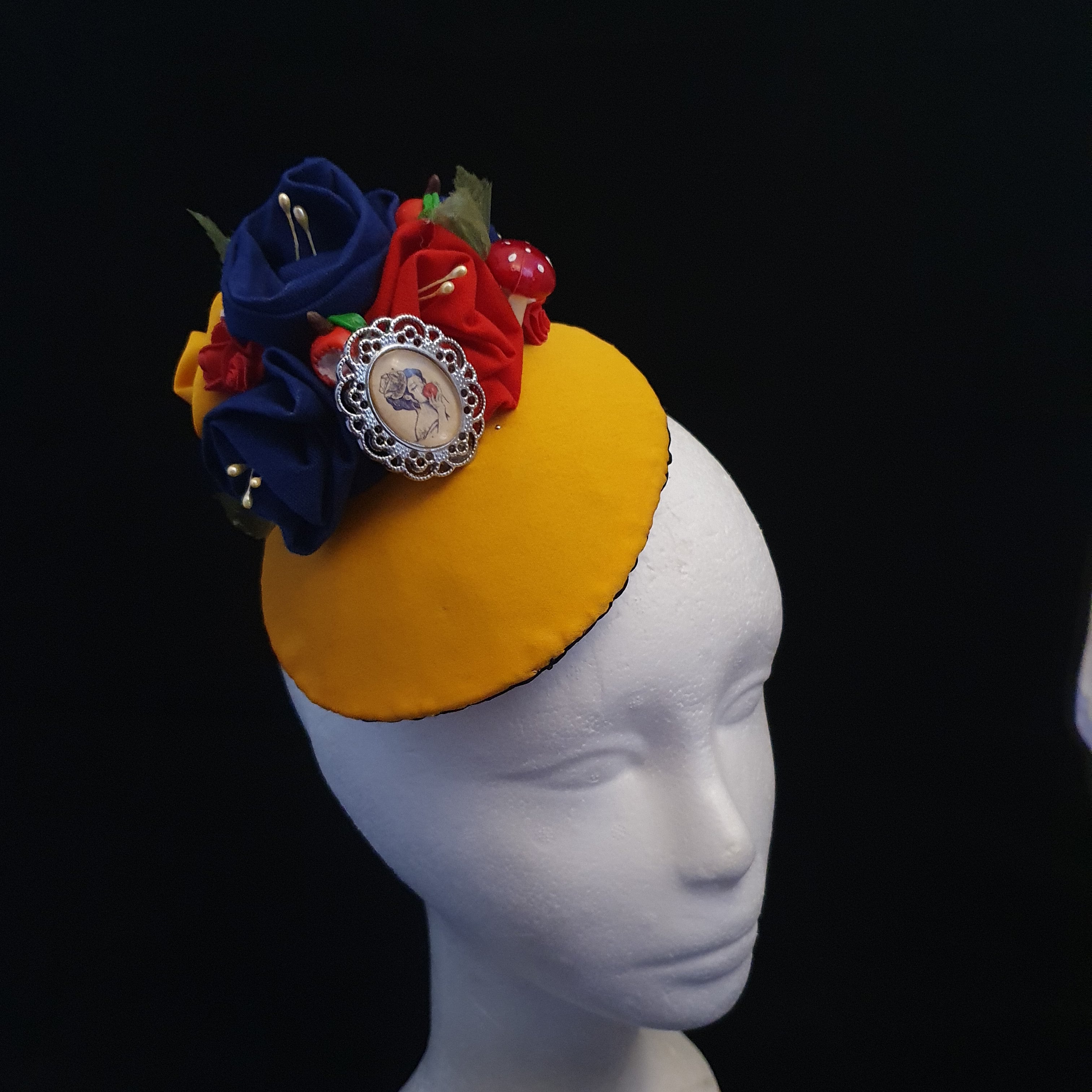 Fascinator rond – Pomme défendue