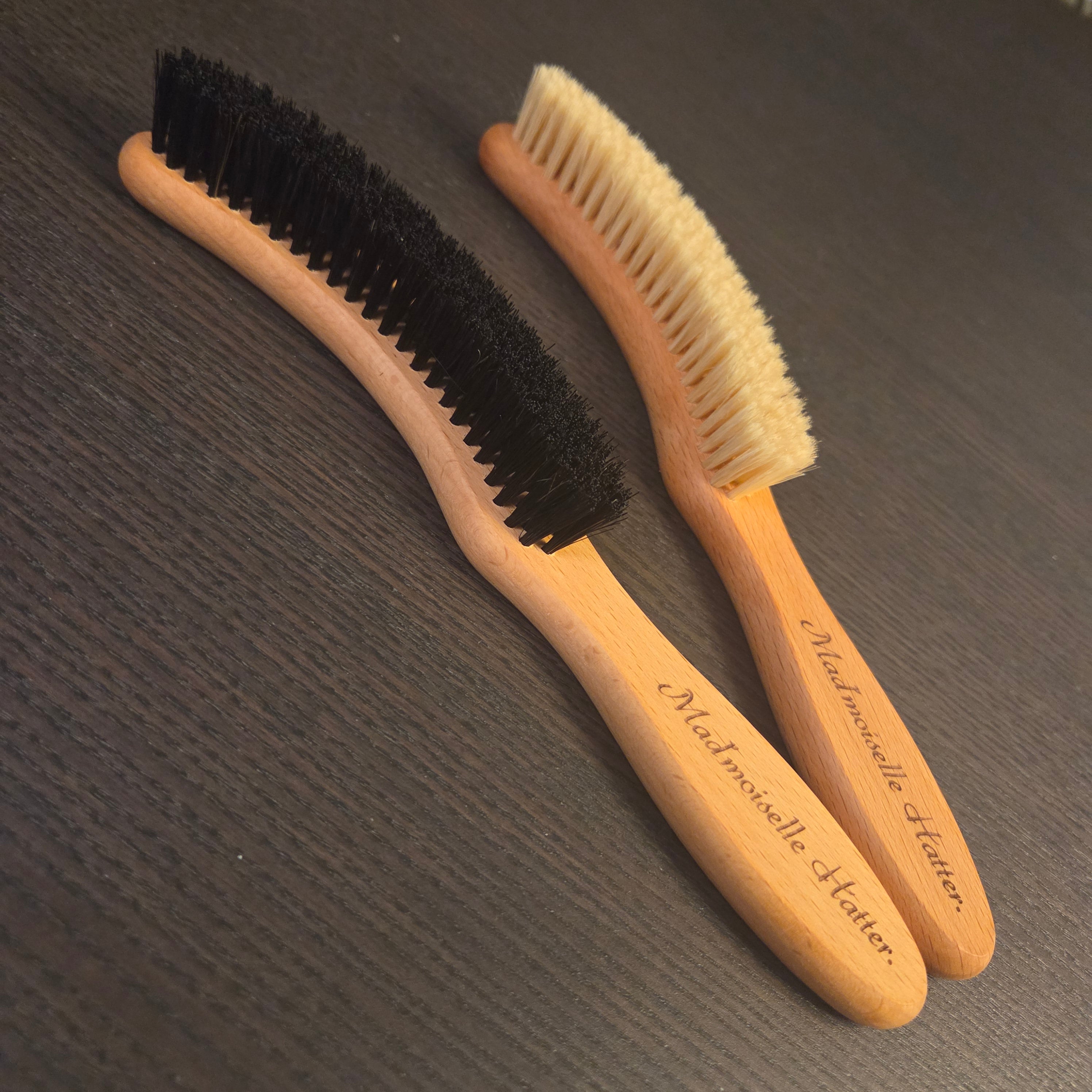 Brosse à chapeaux