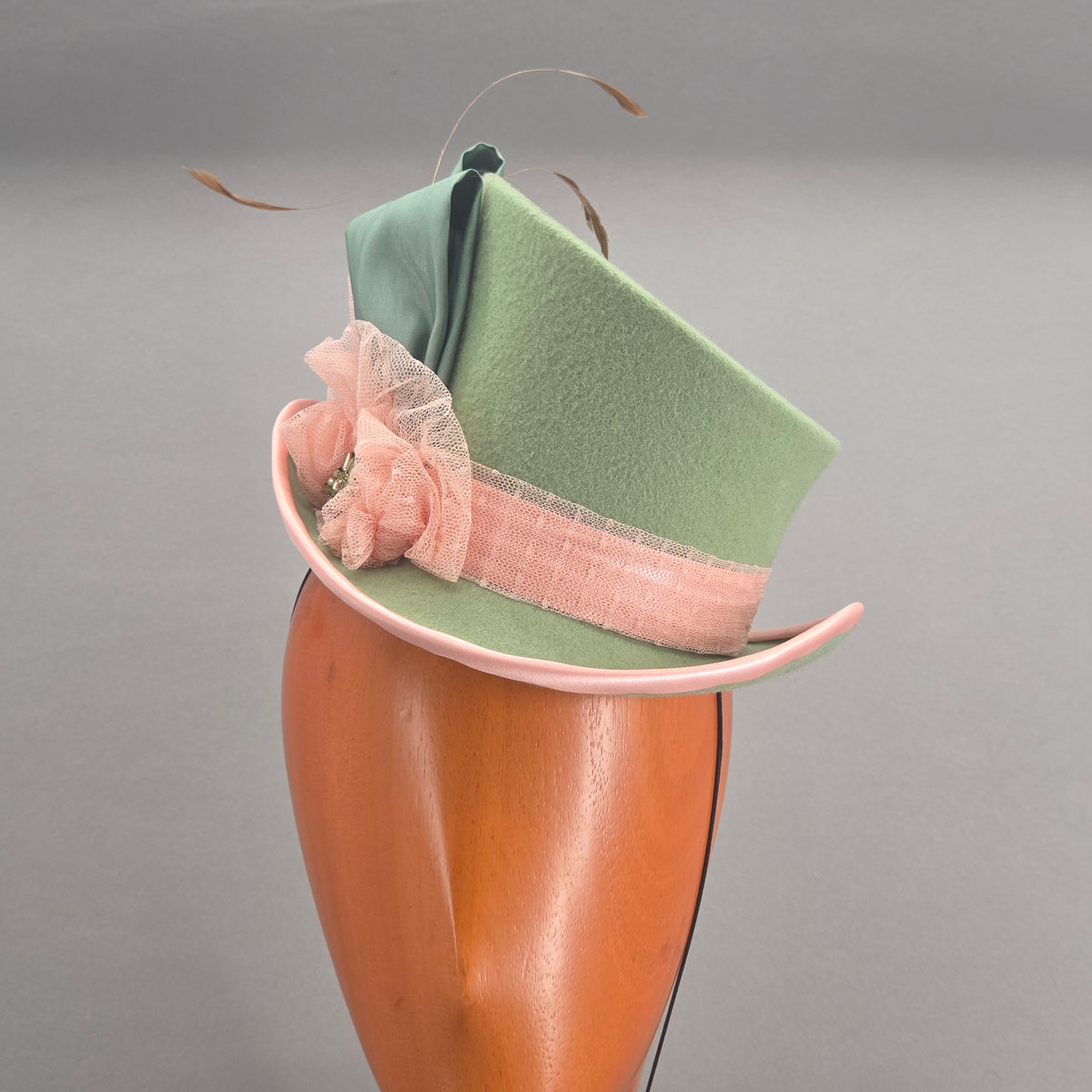 Midi Haut-de-forme incliné - pastels