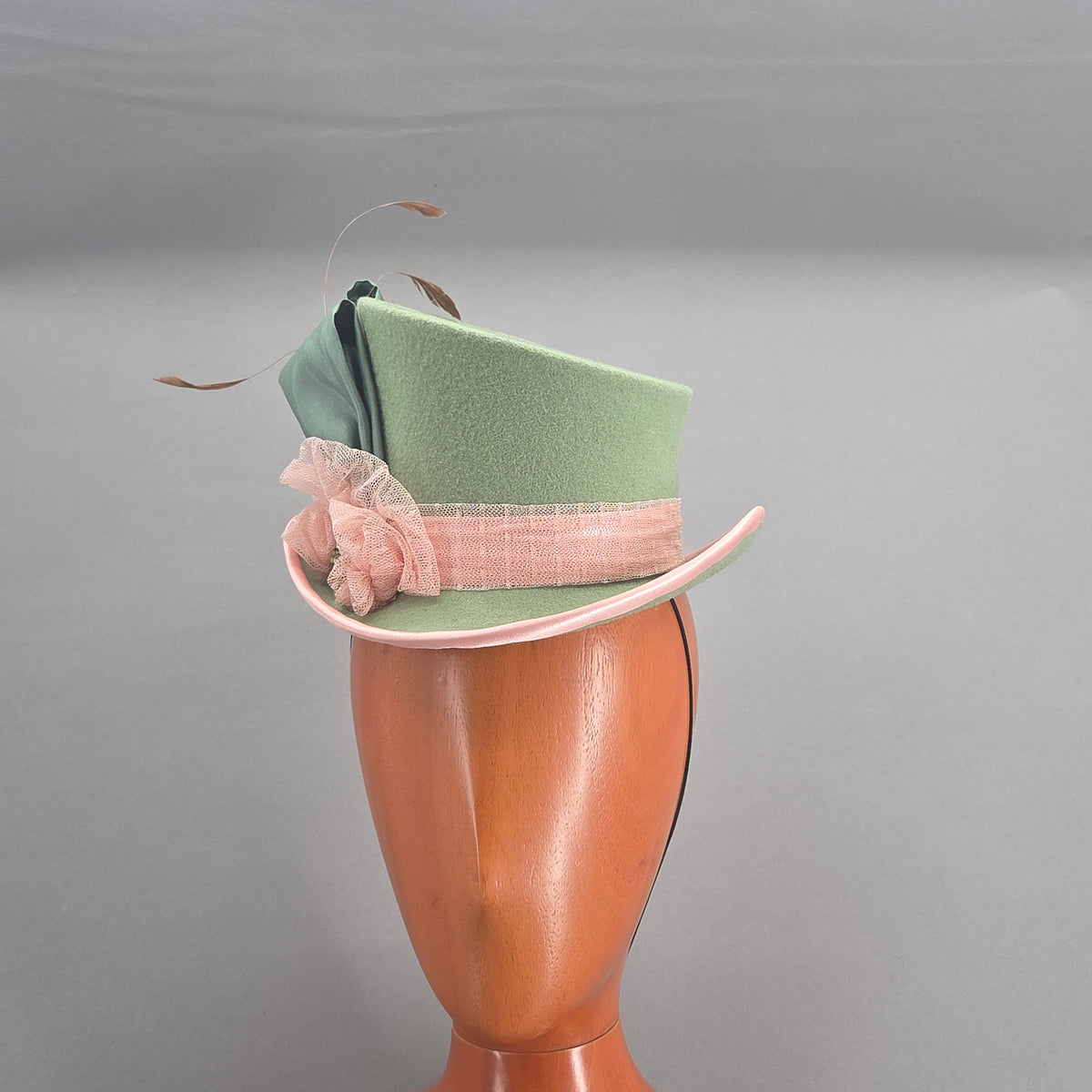 Midi Haut-de-forme incliné - pastels