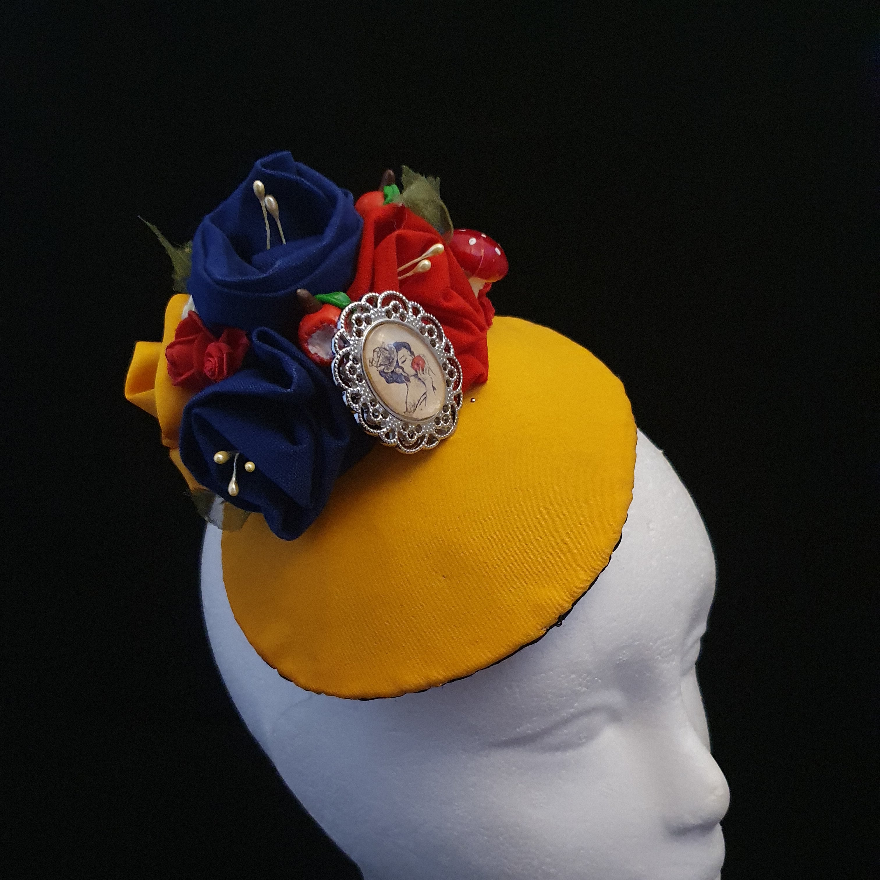 Fascinator rond – Pomme défendue