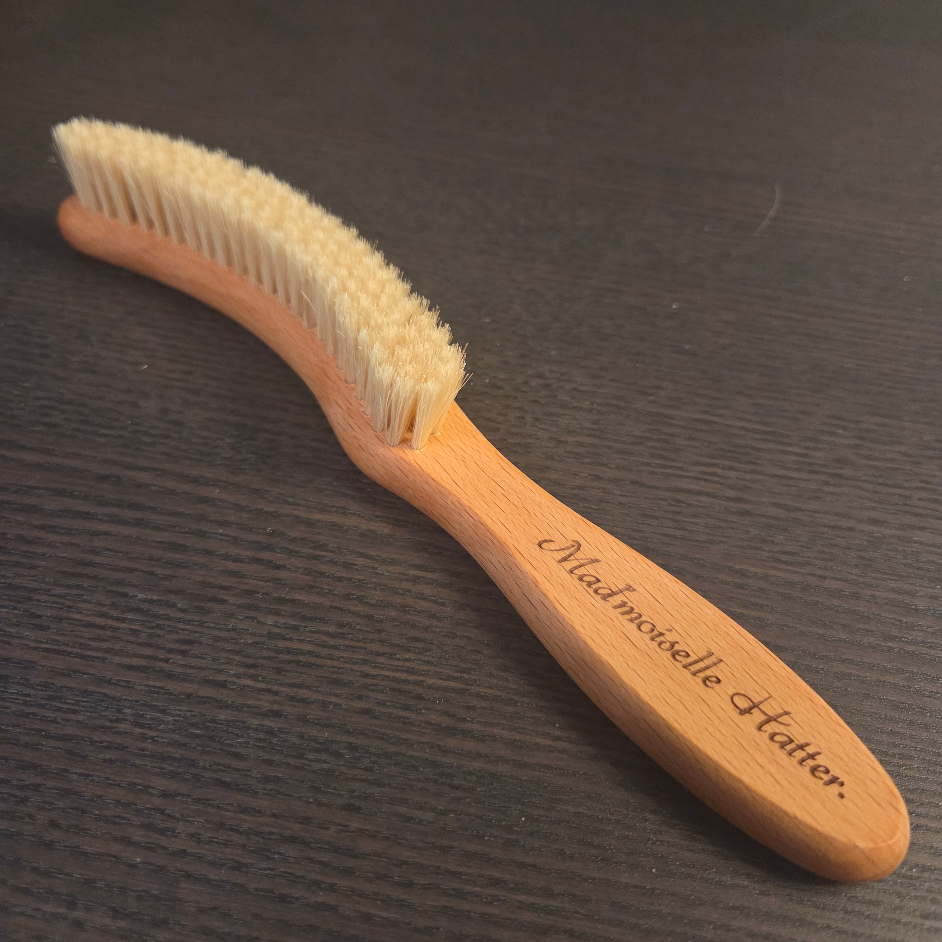 Brosse à chapeaux