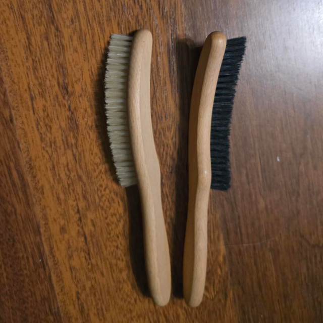 Brosse à chapeaux