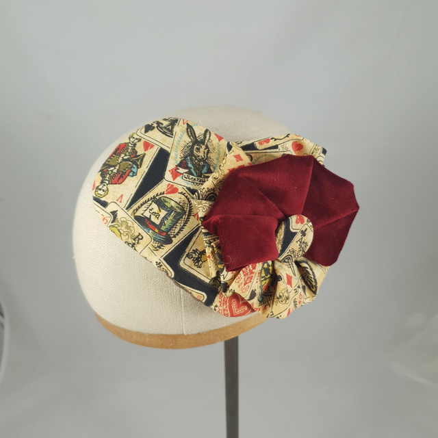 Fascinator rectangulaire – Jeu de cartes