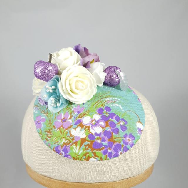 Fascinator rond – Floraison turquoise