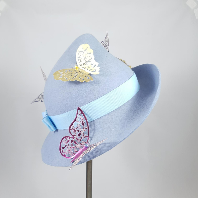 Chapeau Flower en feutre bleu ciel