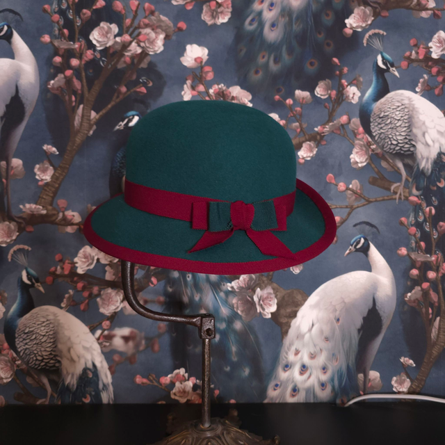 Chapeau cloche en feutre vert canard