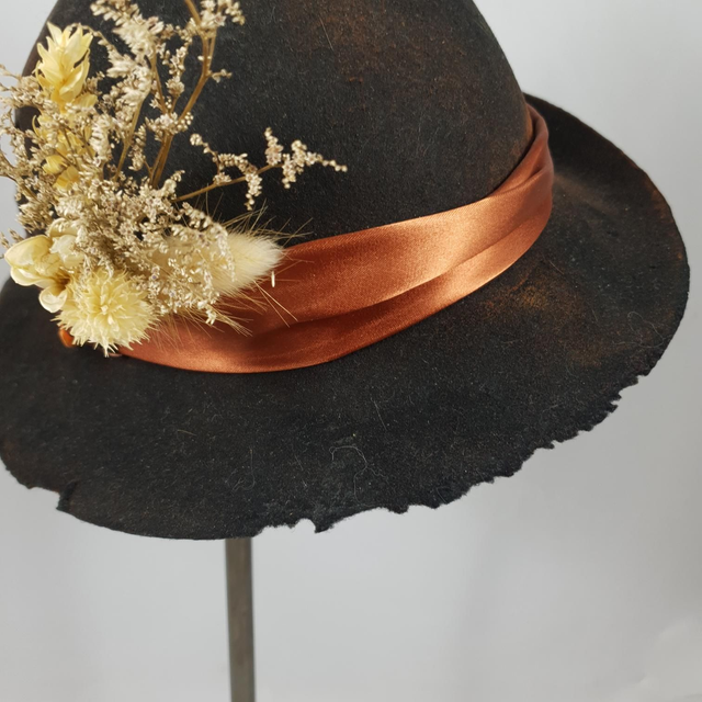 Chapeau Flower en feutre de laine noir