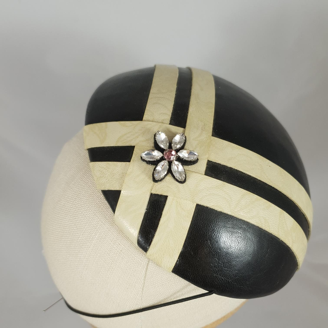 Petit chapeau – Intersection