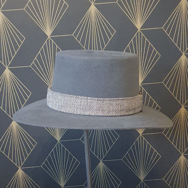 Pélerin – Grisaille