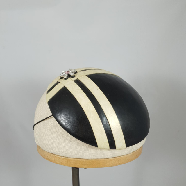 Petit chapeau – Intersection